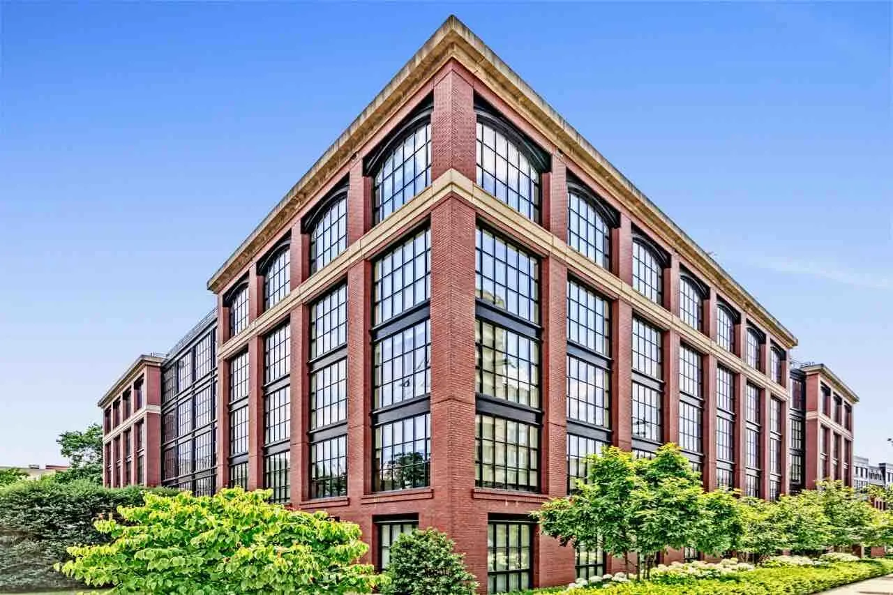 Lofts, Flats and Modern Spaces